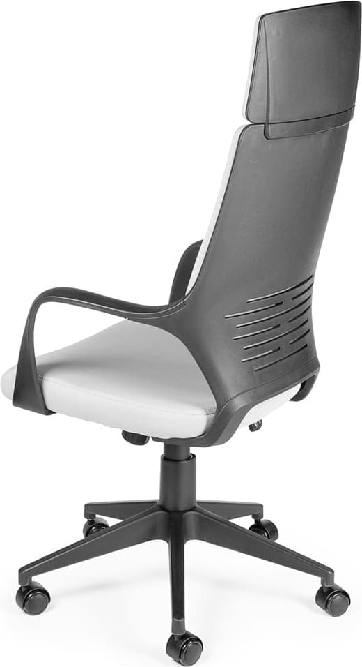 Кресло руководителя IQ black
