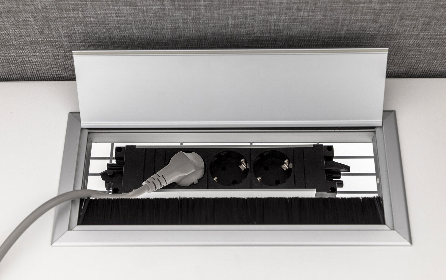 Блок электрификации Under Desk 3P